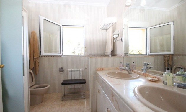 Herverkoop - Villa -
Cabo Roig