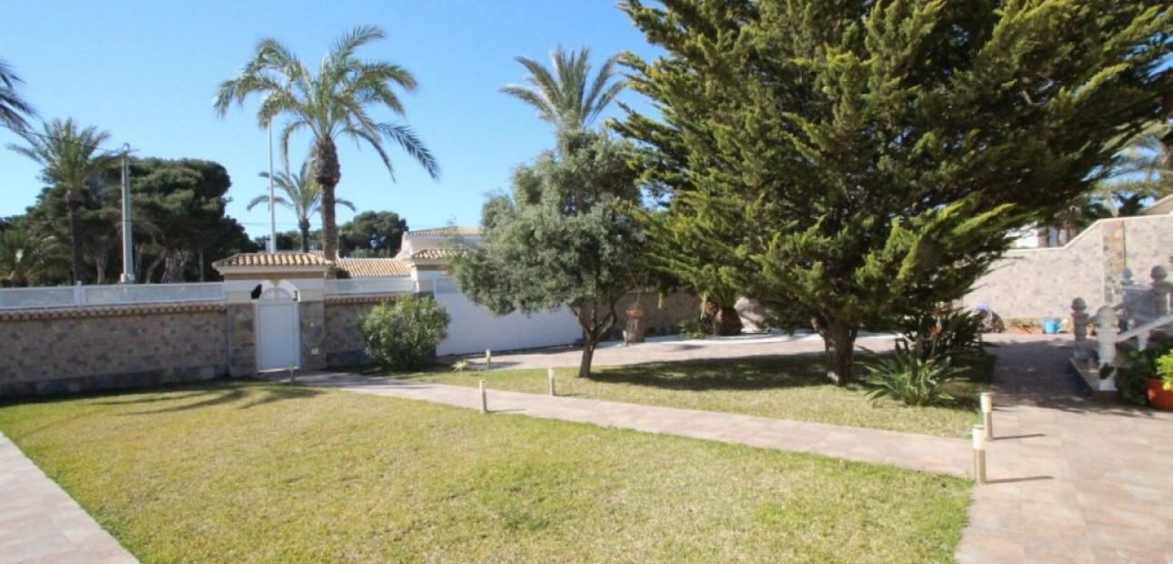 Herverkoop - Villa -
Cabo Roig