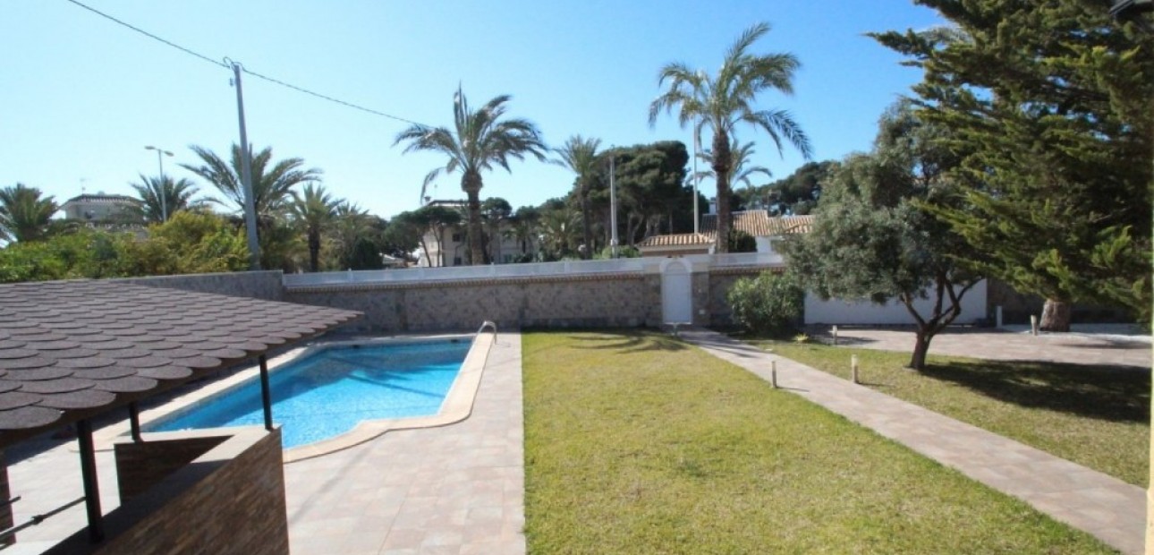 Herverkoop - Villa -
Cabo Roig