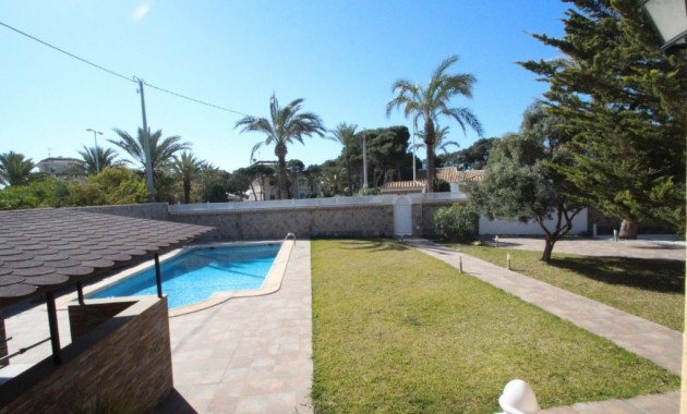 Herverkoop - Villa -
Cabo Roig