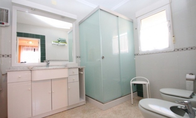 Herverkoop - Villa -
Cabo Roig