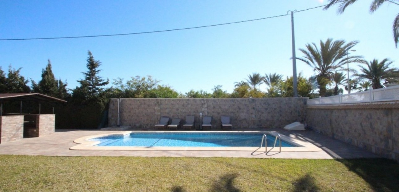 Herverkoop - Villa -
Cabo Roig