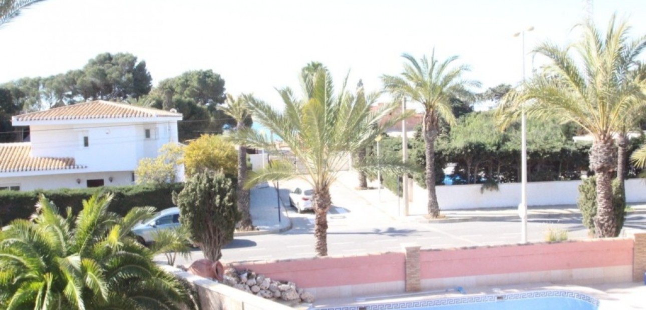 Herverkoop - Villa -
Cabo Roig