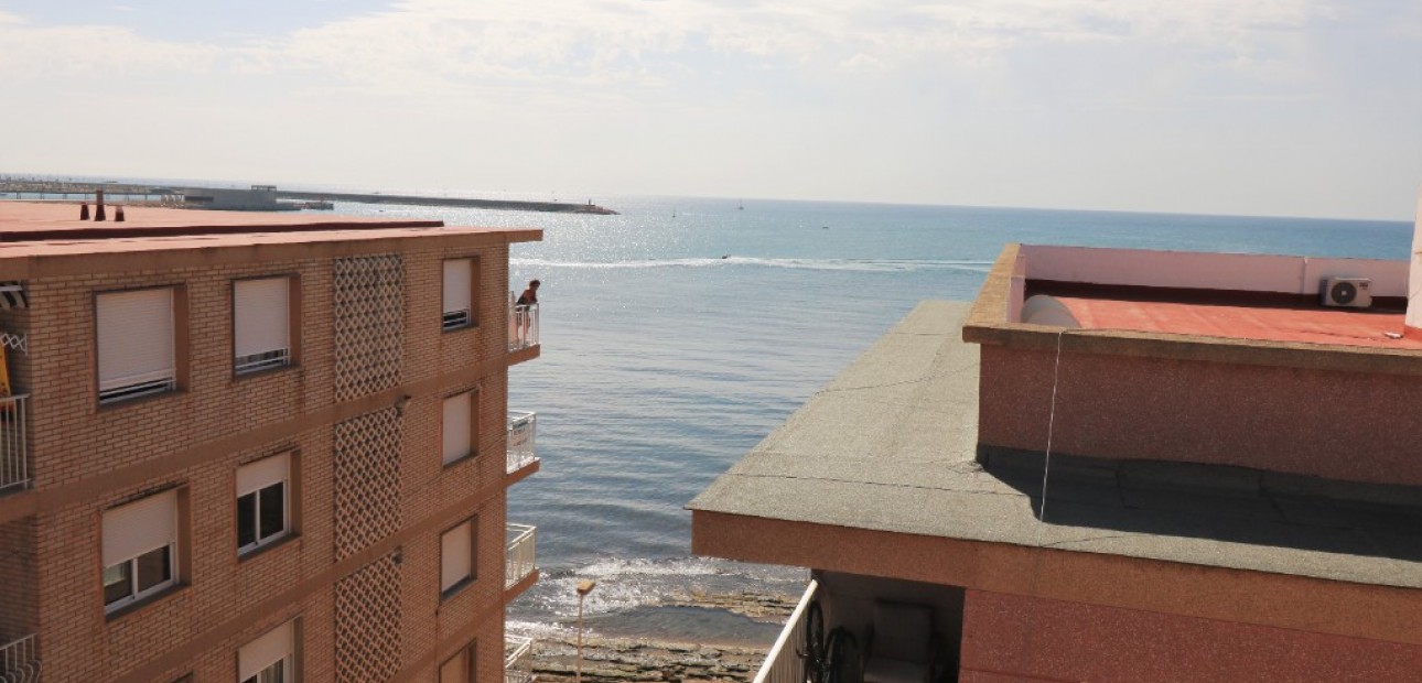 Venta - Apartamento / piso -
Torrevieja