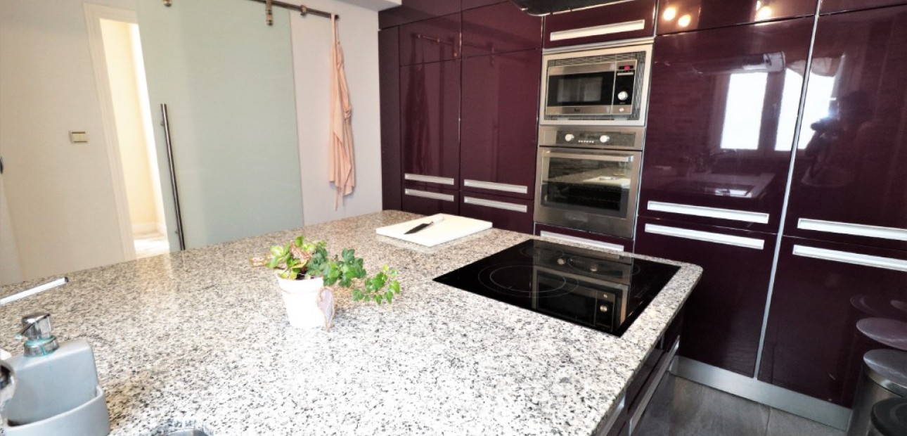 Venta - Apartamento / piso -
Torrevieja