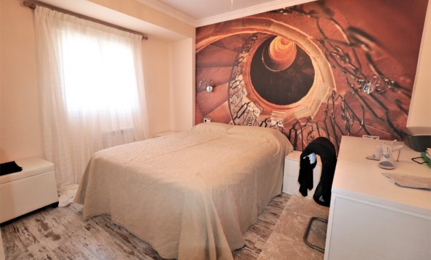 Venta - Apartamento / piso -
Torrevieja