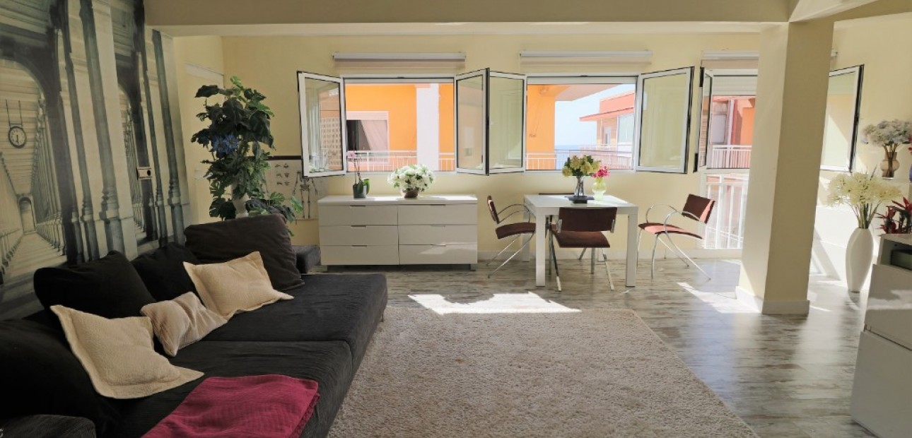 Venta - Apartamento / piso -
Torrevieja