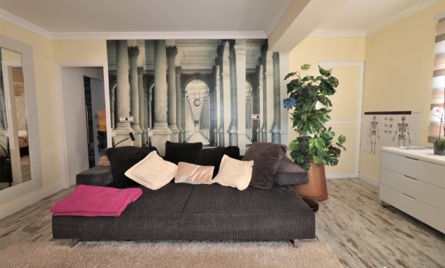 Venta - Apartamento / piso -
Torrevieja