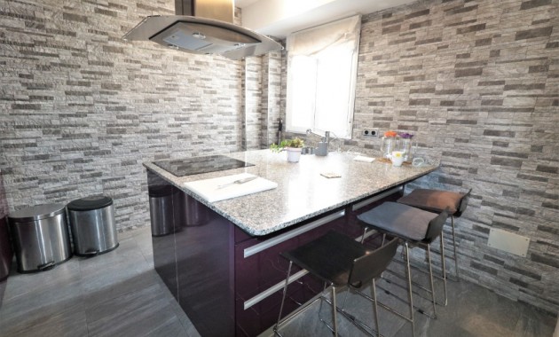 Venta - Apartamento / piso -
Torrevieja