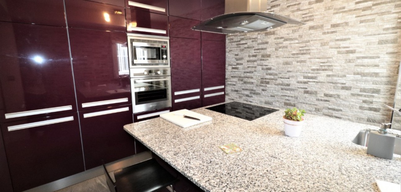 Venta - Apartamento / piso -
Torrevieja