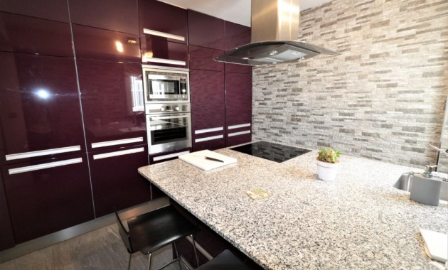 Venta - Apartamento / piso -
Torrevieja