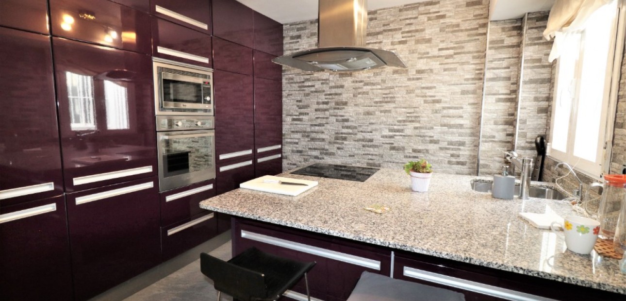 Venta - Apartamento / piso -
Torrevieja