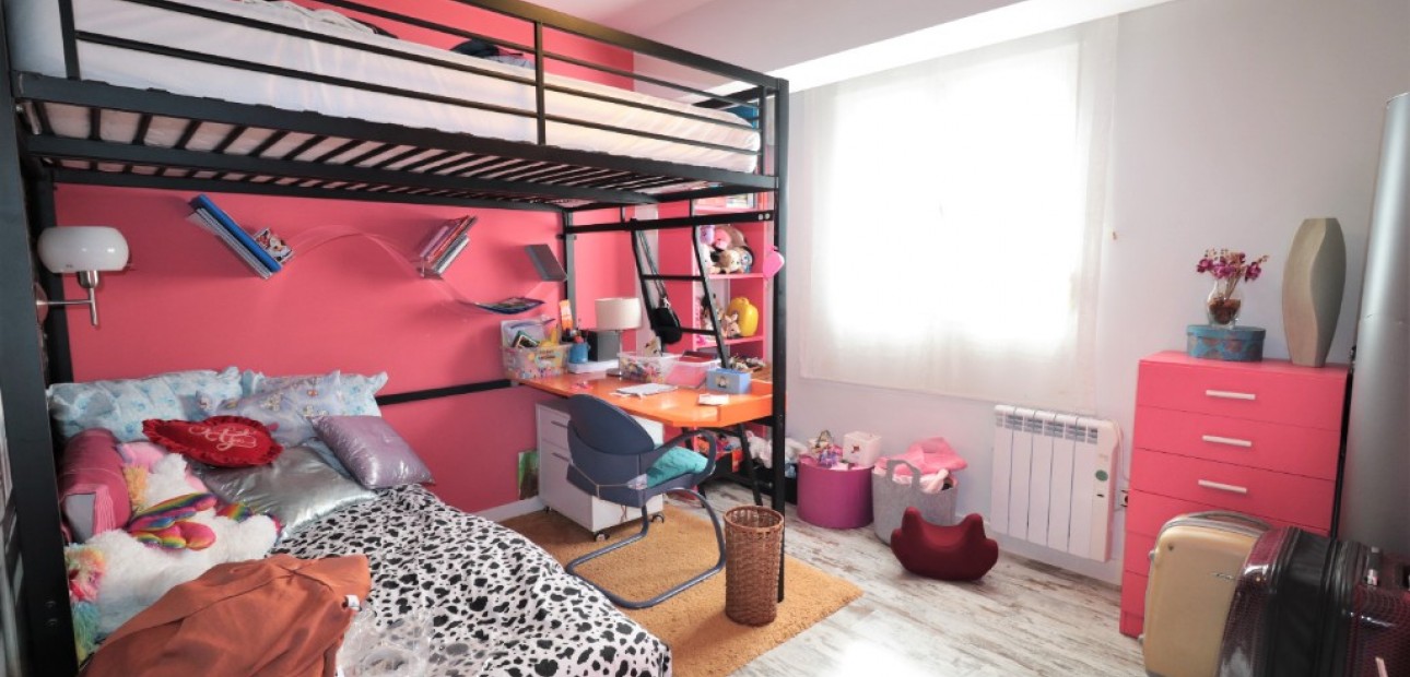 Venta - Apartamento / piso -
Torrevieja