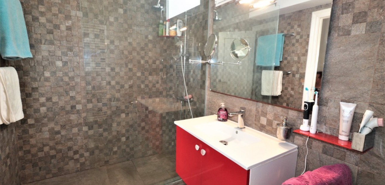 Venta - Apartamento / piso -
Torrevieja