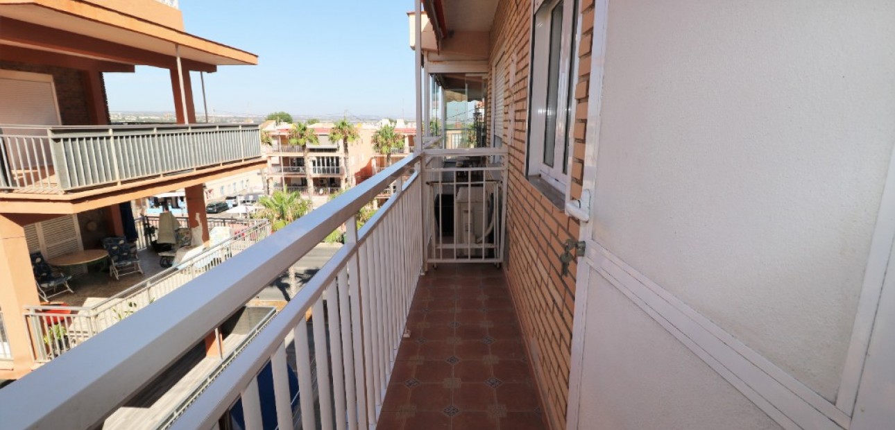Venta - Apartamento / piso -
Torrevieja
