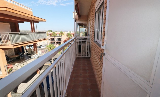 Venta - Apartamento / piso -
Torrevieja
