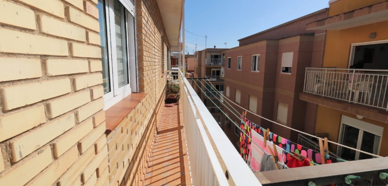 Venta - Apartamento / piso -
Torrevieja