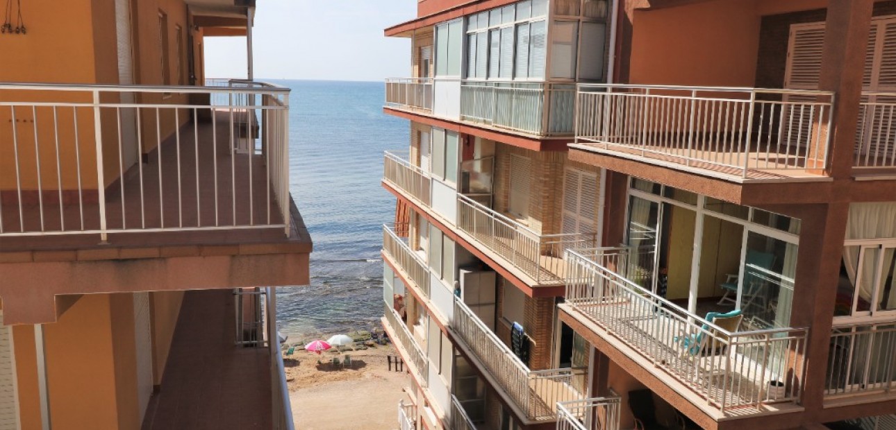 Venta - Apartamento / piso -
Torrevieja