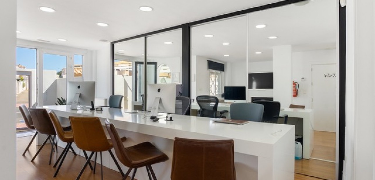 Herverkoop - Reclame -
Torrevieja