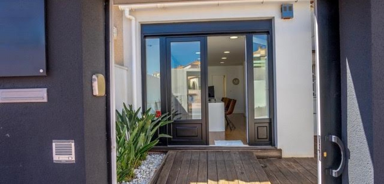 Herverkoop - Reclame -
Torrevieja