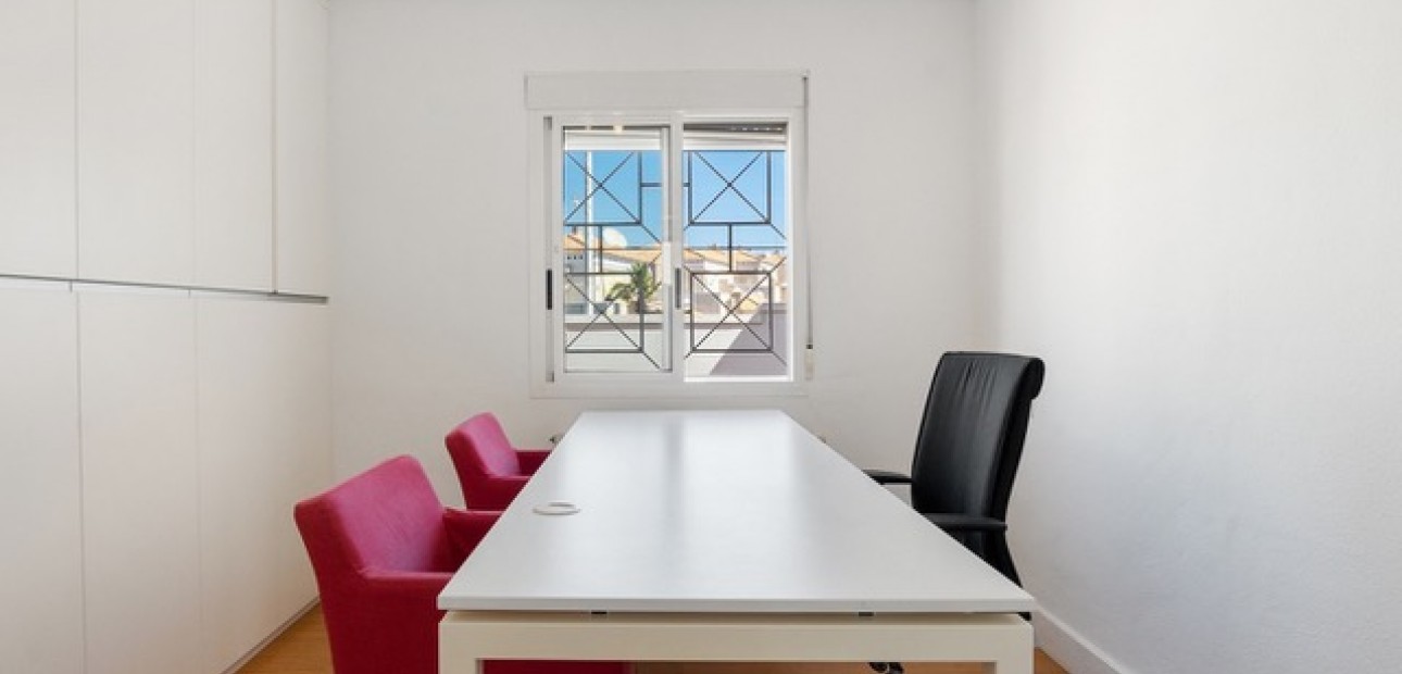 Herverkoop - Reclame -
Torrevieja