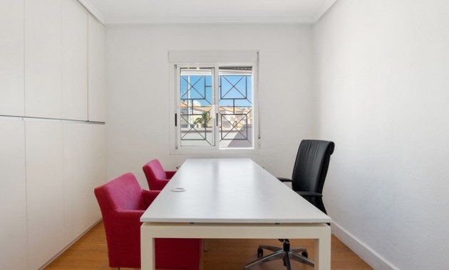 Herverkoop - Reclame -
Torrevieja