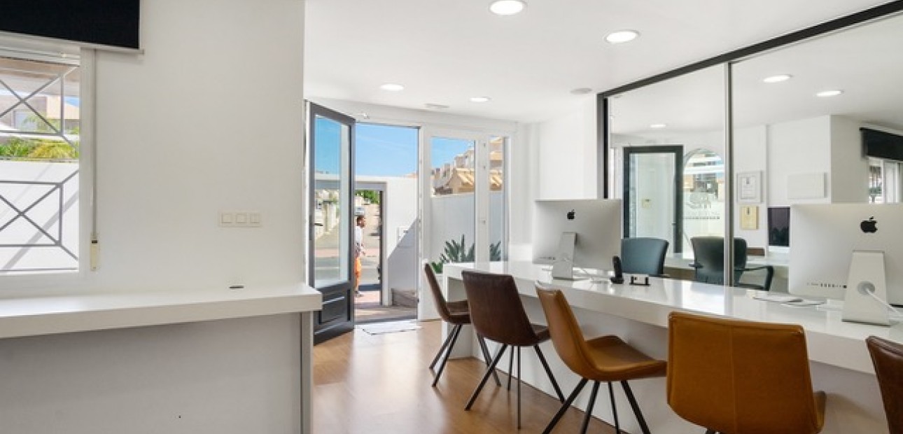 Herverkoop - Reclame -
Torrevieja