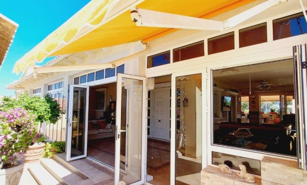 Sale - Villa -
Campoamor