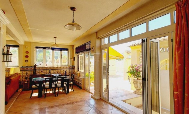 Sale - Villa -
Campoamor