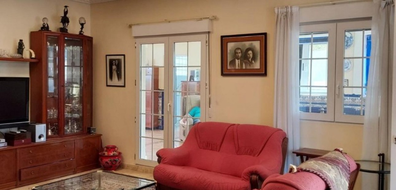 Sale - Villa -
Campoamor