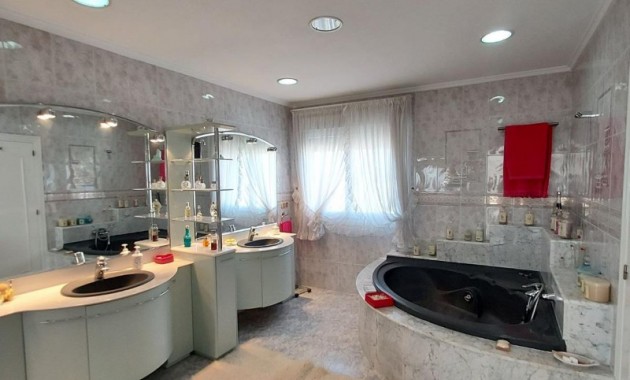 Sale - Villa -
Campoamor