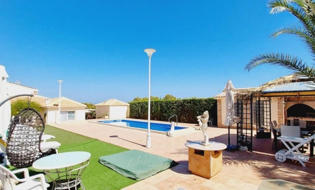 Sale - Villa -
Campoamor