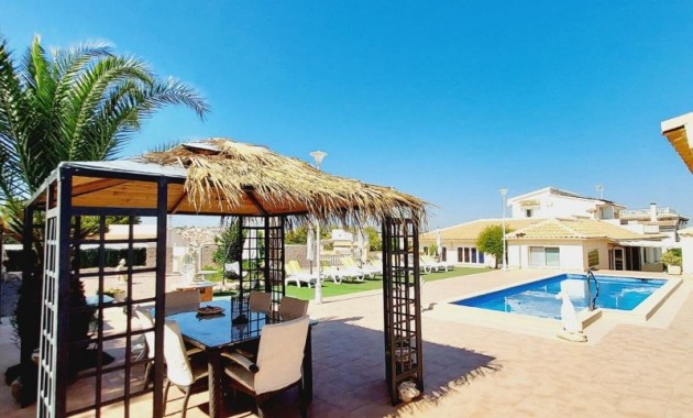 Sale - Villa -
Campoamor