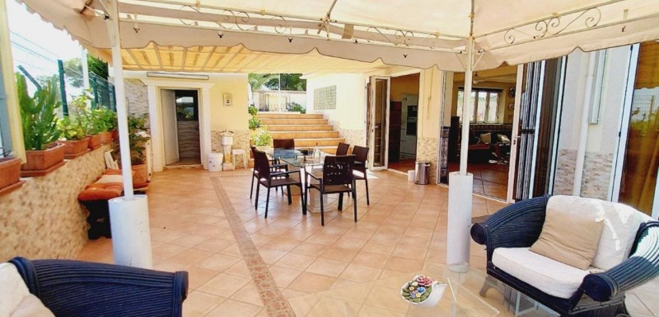 Sale - Villa -
Campoamor