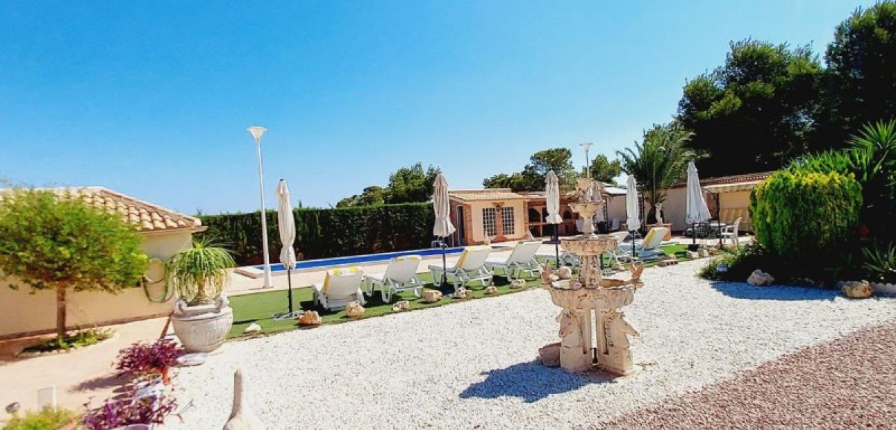 Sale - Villa -
Campoamor