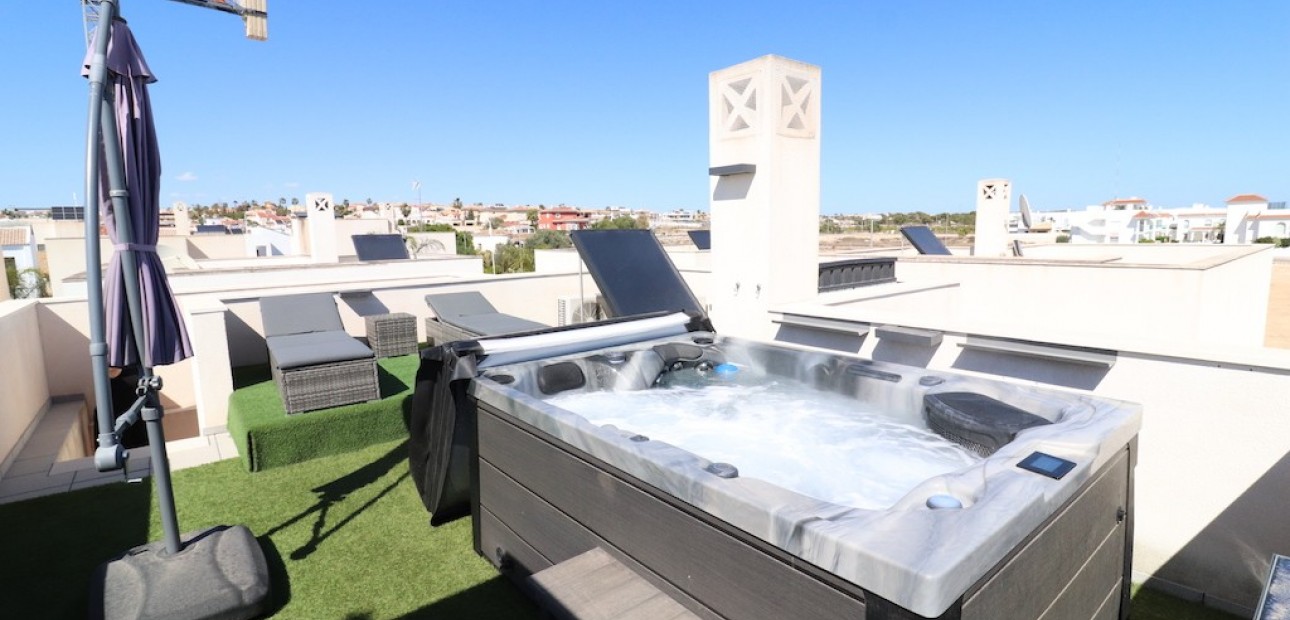 Sale - Villa -
Ciudad Quesada