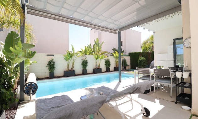 Sale - Villa -
Ciudad Quesada