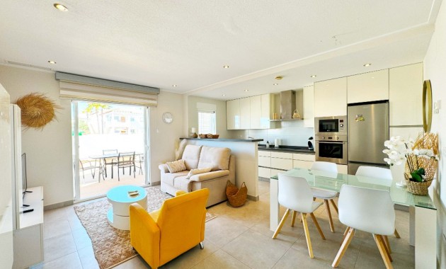 Vakantie verhuur - Appartement / flat -
Punta Prima