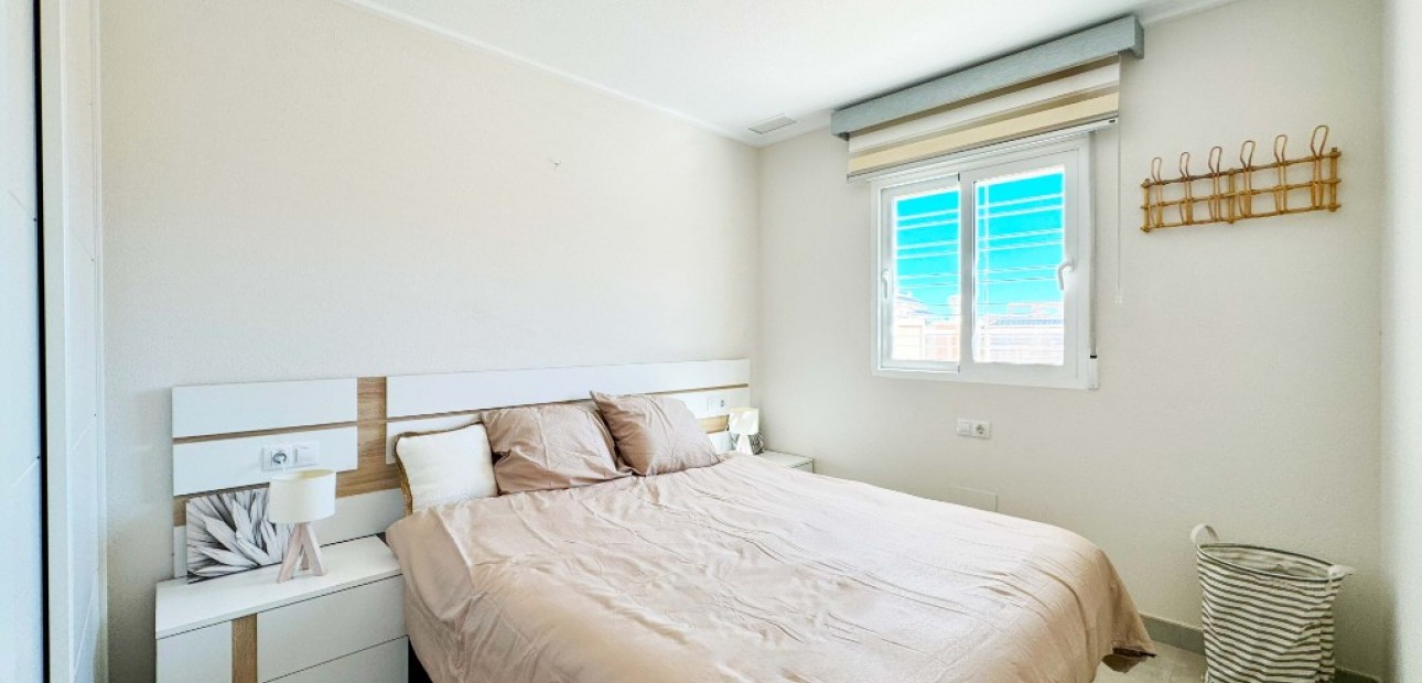 Vakantie verhuur - Appartement / flat -
Punta Prima