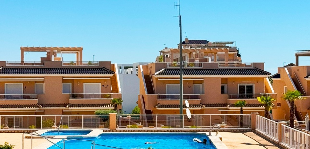 Vakantie verhuur - Appartement / flat -
Punta Prima