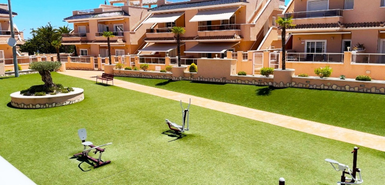 Vakantie verhuur - Appartement / flat -
Punta Prima