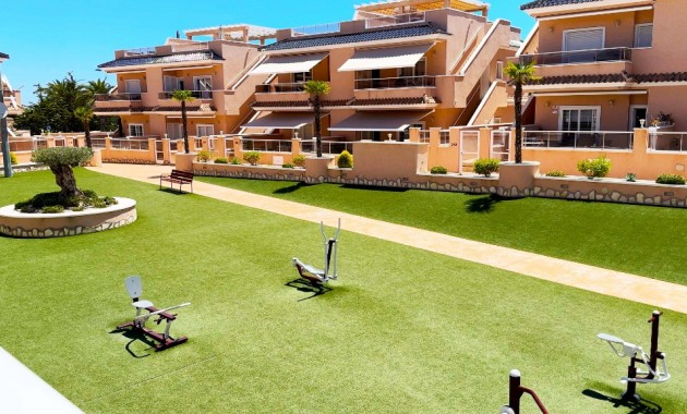 Vakantie verhuur - Appartement / flat -
Punta Prima