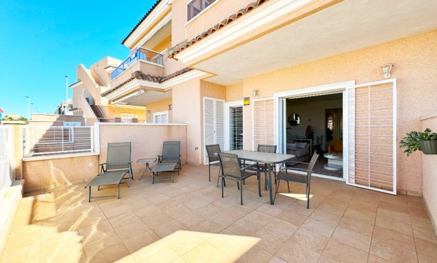 Vakantie verhuur - Appartement / flat -
Punta Prima