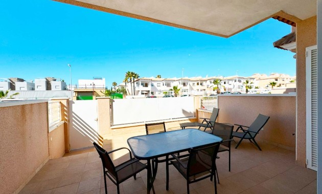 Vakantie verhuur - Appartement / flat -
Punta Prima