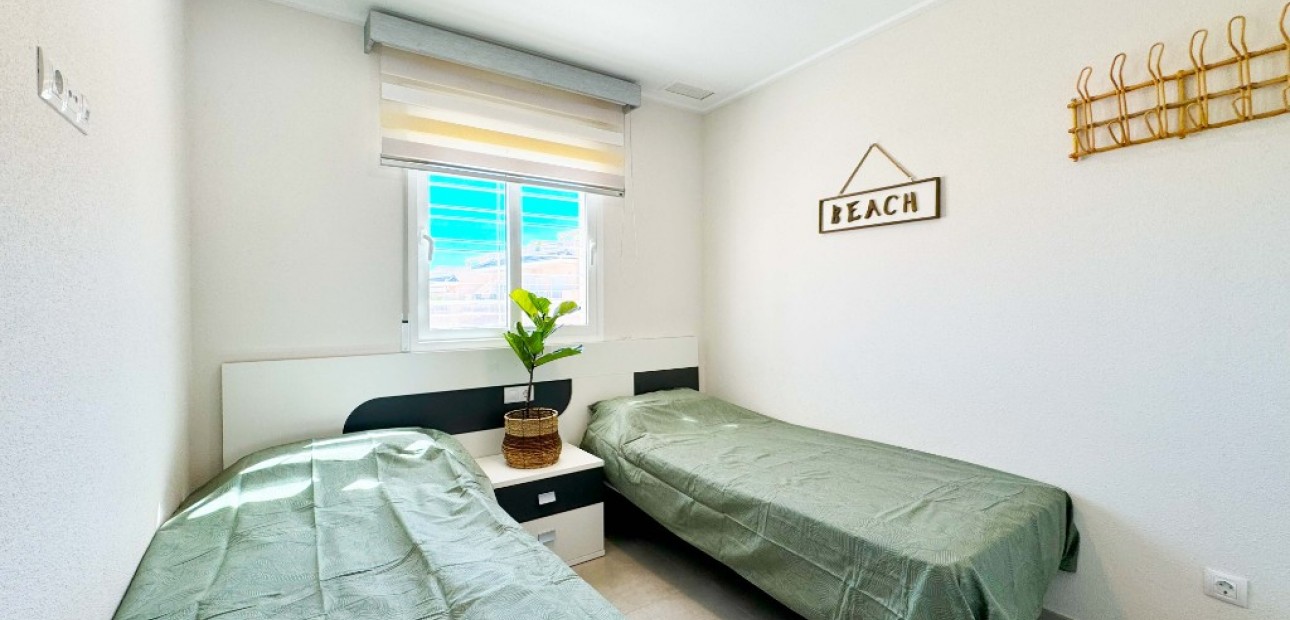 Vakantie verhuur - Appartement / flat -
Punta Prima