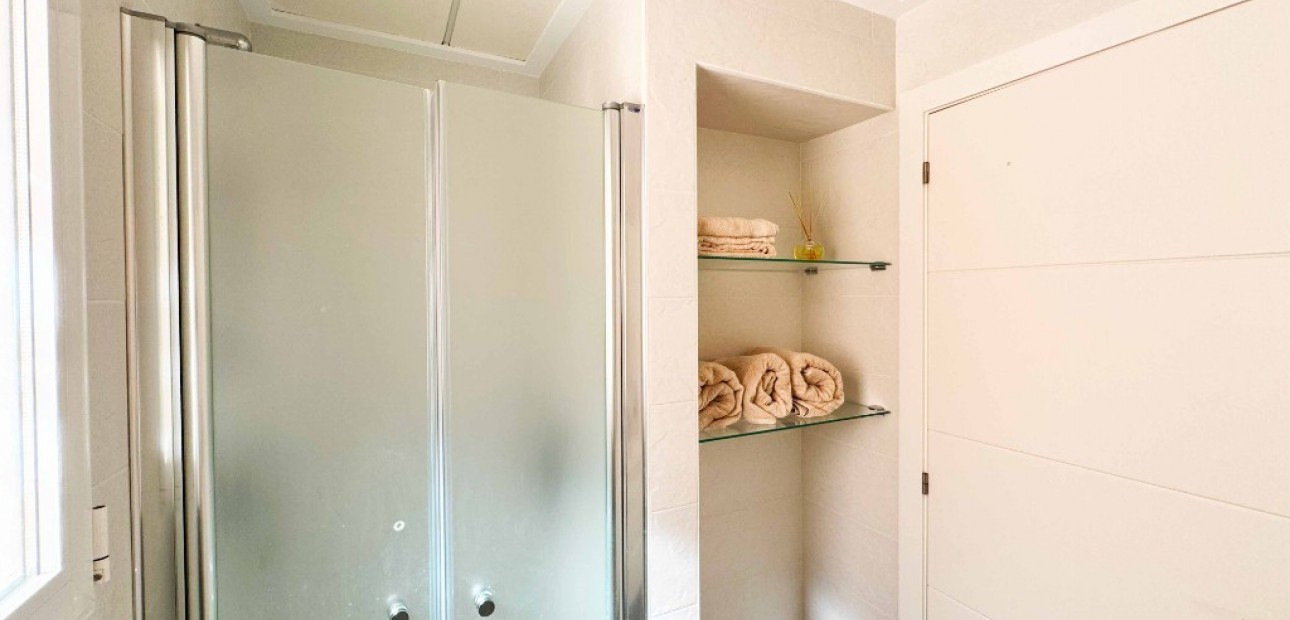 Vakantie verhuur - Appartement / flat -
Punta Prima