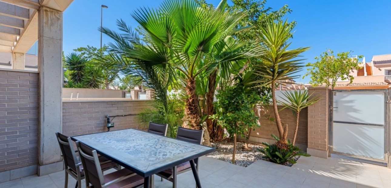 Herverkoop - Herenhuis -
Torre de la Horadada