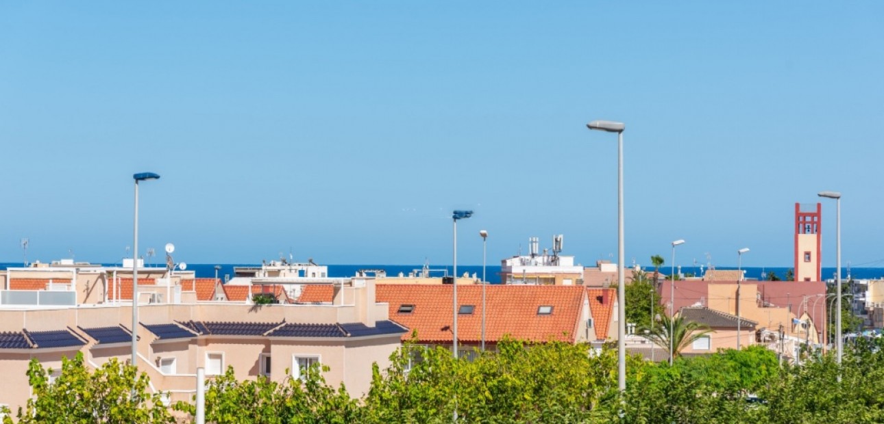 Herverkoop - Herenhuis -
Torre de la Horadada