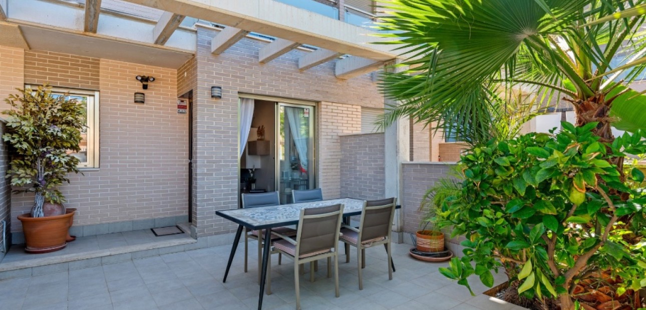 Herverkoop - Herenhuis -
Torre de la Horadada