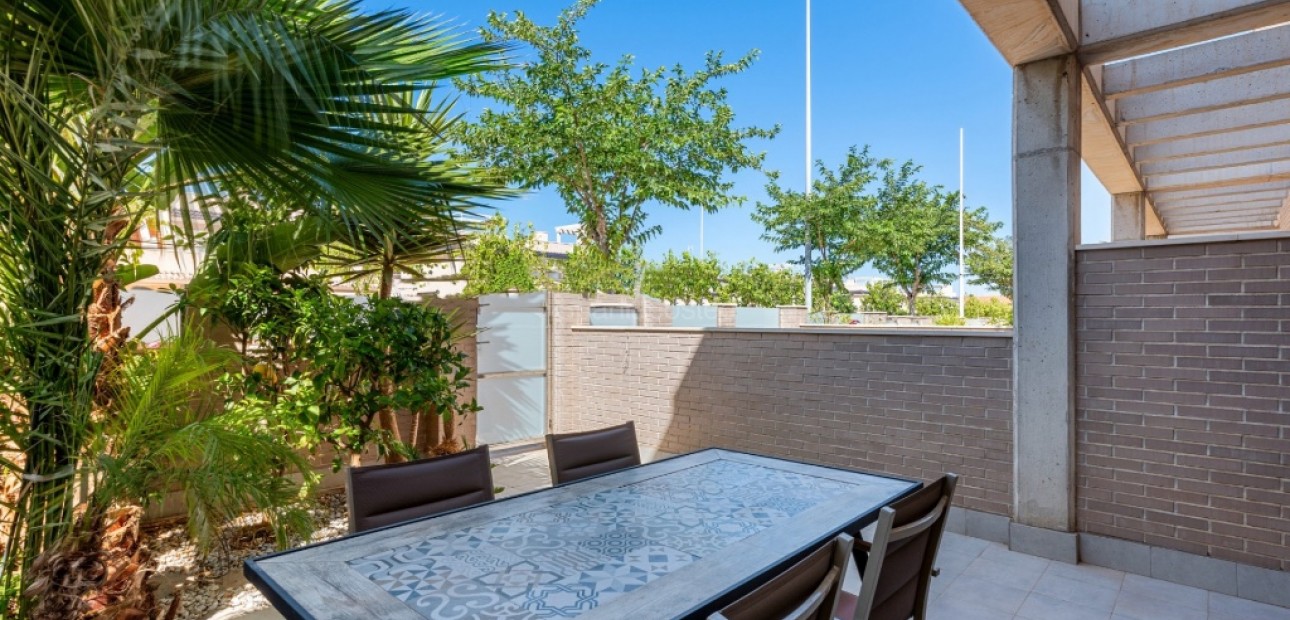 Herverkoop - Herenhuis -
Torre de la Horadada